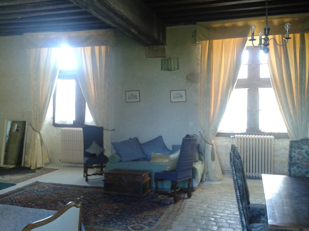 Chateau De Couette-café Chémery